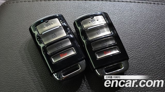 Kia K7 2019 — photo 23