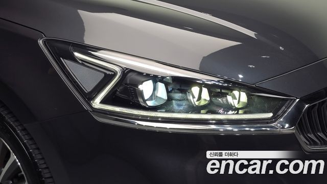 Kia K7 2019 — photo 8