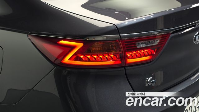 Kia K7 2019 — photo 9