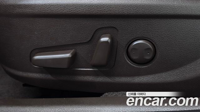 Kia K7 2019 — photo 31