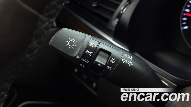 Kia K7 2019 — photo 33