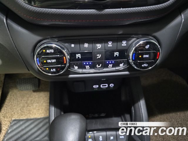 Chevrolet Korea Trailblazer 2022 — photo 16
