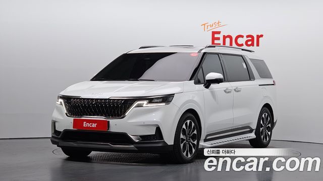 Kia Canival 2023 — photo 1
