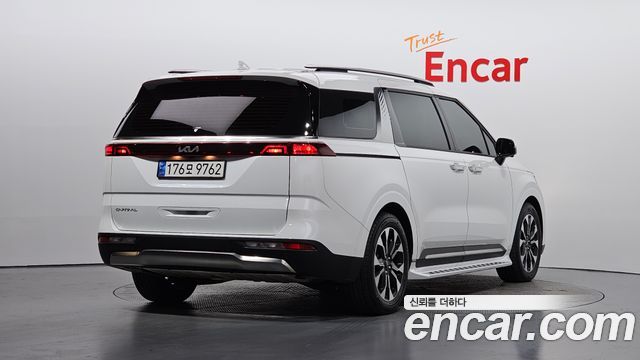 Kia Canival 2023 — photo 2