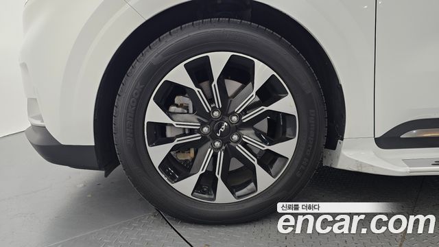Kia Canival 2023 — photo 5