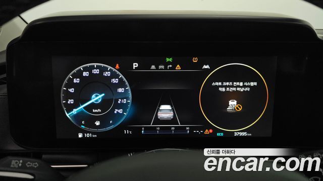 Kia Canival 2023 — photo 11