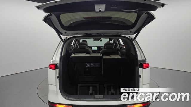 Kia Canival 2023 — photo 24