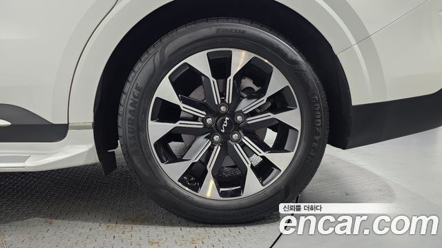 Kia Canival 2023 — photo 7