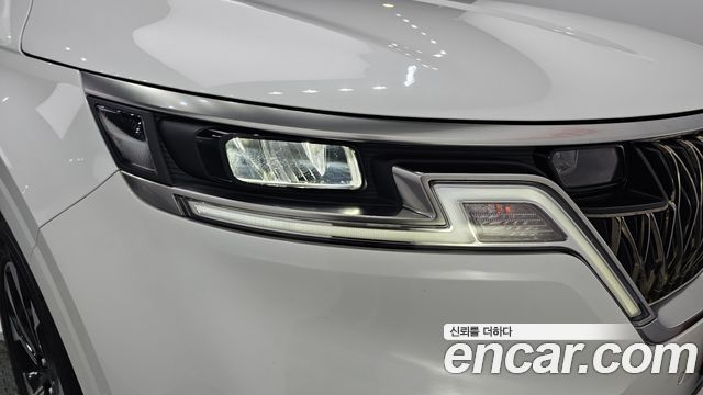 Kia Canival 2023 — photo 8