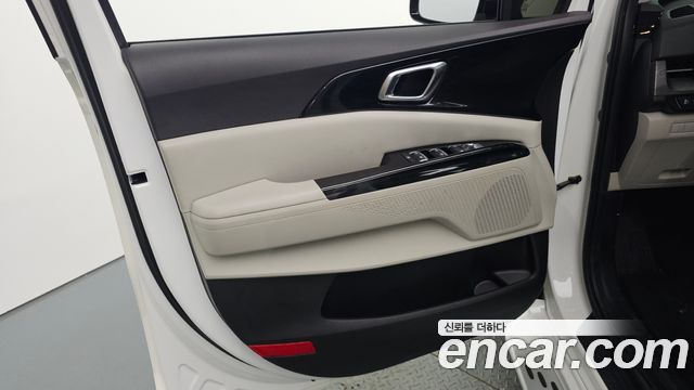 Kia Canival 2023 — photo 14