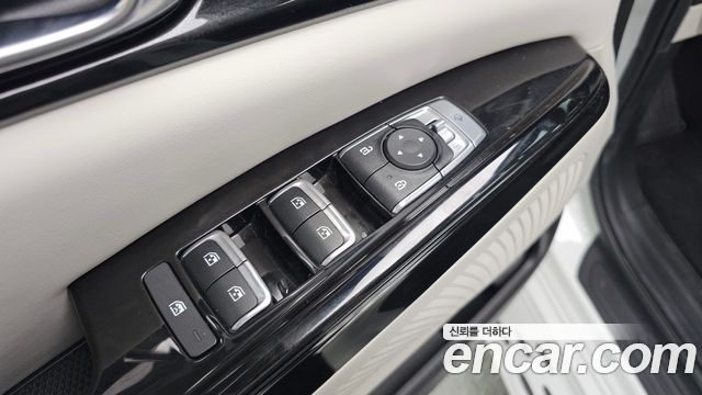 Kia Canival 2023 — photo 30