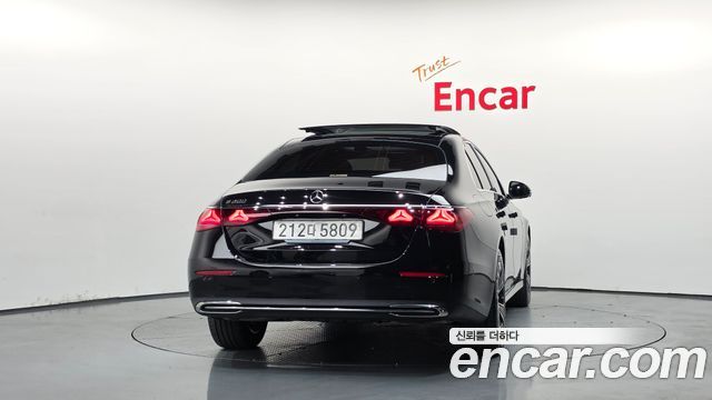Mercedes-Benz E-Class 2026 — photo 4