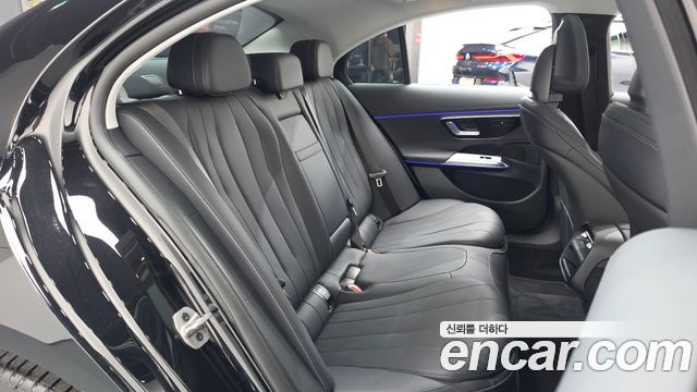 Mercedes-Benz E-Class 2026 — photo 17
