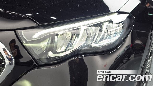 Mercedes-Benz E-Class 2026 — photo 8