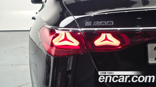 Mercedes-Benz E-Class 2026 — photo 9