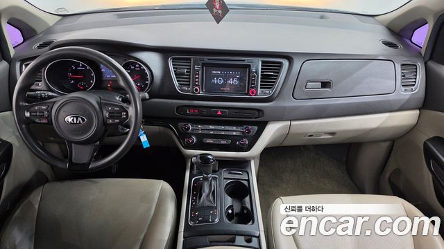 Kia Canival 2015 — photo 7