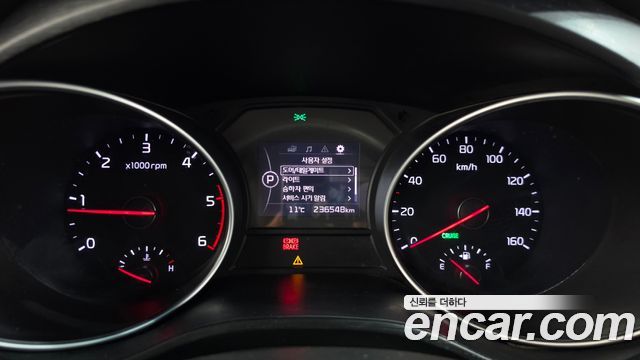Kia Canival 2015 — photo 8
