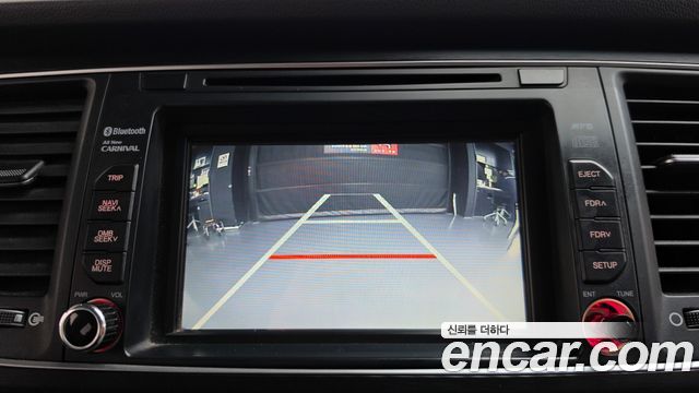 Kia Canival 2015 — photo 15