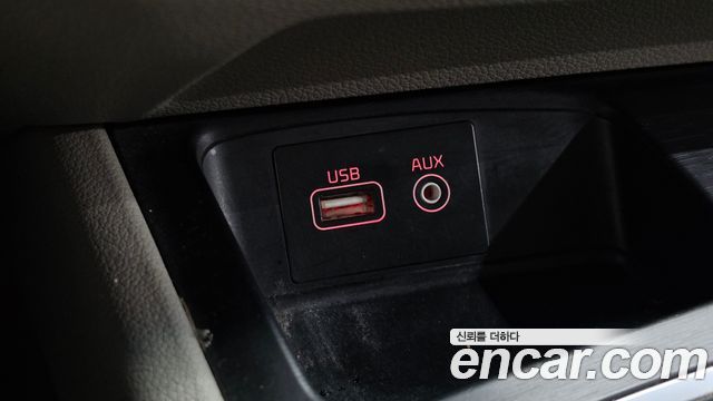 Kia Canival 2015 — photo 16