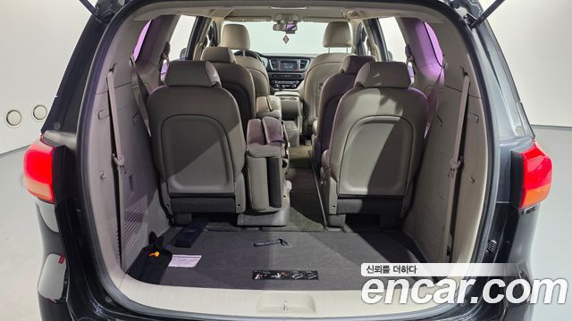Kia Canival 2015 — photo 17