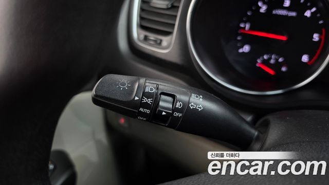 Kia Canival 2015 — photo 19