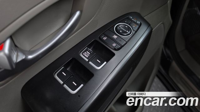 Kia Canival 2015 — photo 20