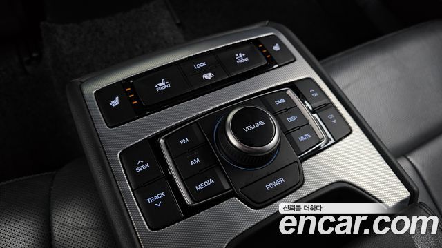 Genesis G80 2017 — photo 25