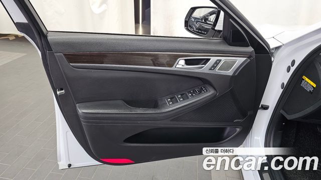Genesis G80 2017 — photo 14