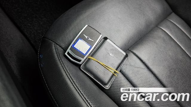 Genesis G80 2017 — photo 16