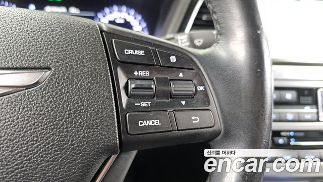 Genesis G80 2017 — photo 33