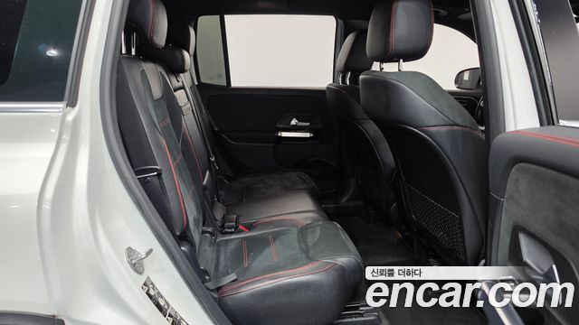 Mercedes-Benz GLB-Class 2021 — photo 11