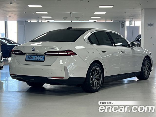 BMW i5 2025 — photo 2