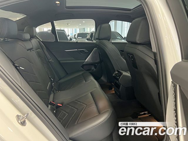 BMW i5 2025 — photo 14