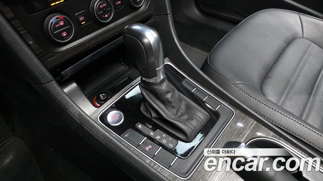 Volkswagen Passat 2018 — photo 12