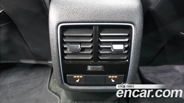 Volkswagen Passat 2018 — photo 25