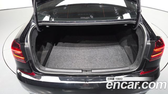 Volkswagen Passat 2018 — photo 26
