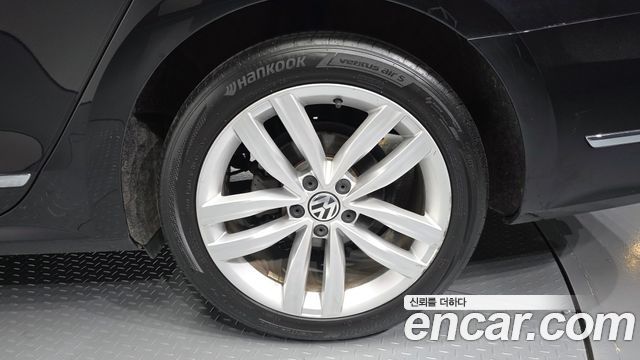 Volkswagen Passat 2018 — photo 7
