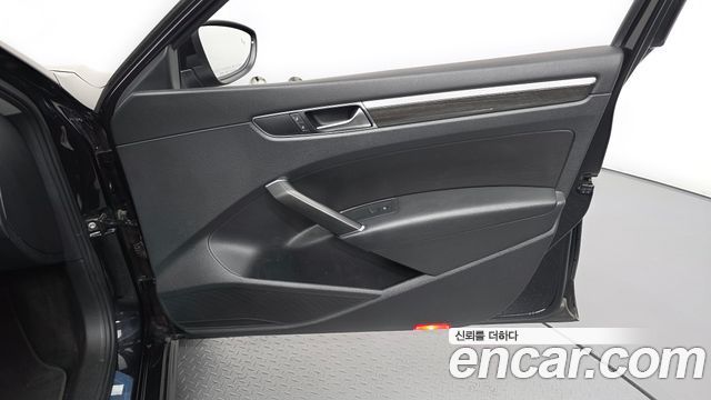 Volkswagen Passat 2018 — photo 14
