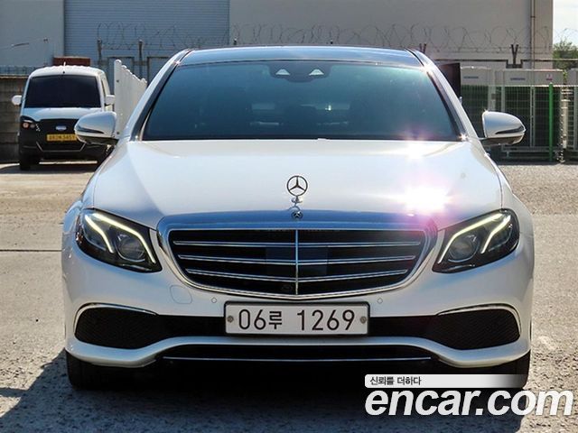 Mercedes-Benz E-Class 2017 — photo 1