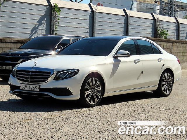 Mercedes-Benz E-Class 2017 — photo 2