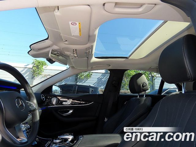 Mercedes-Benz E-Class 2017 — photo 16