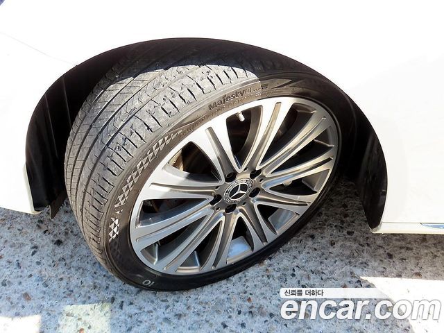 Mercedes-Benz E-Class 2017 — photo 20