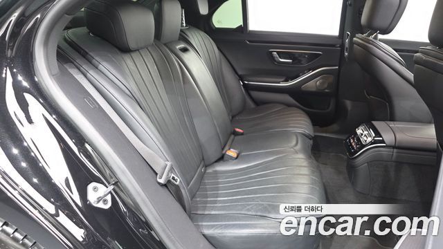 Mercedes-Benz S-Class 2022 — photo 12