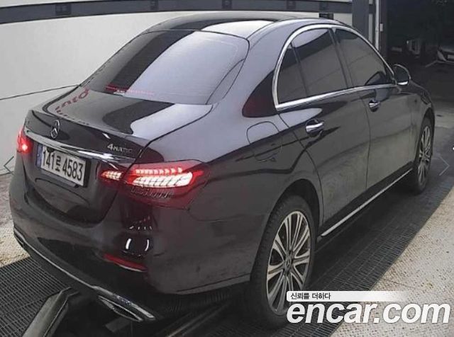 Mercedes-Benz E-Class 2021 — photo 3