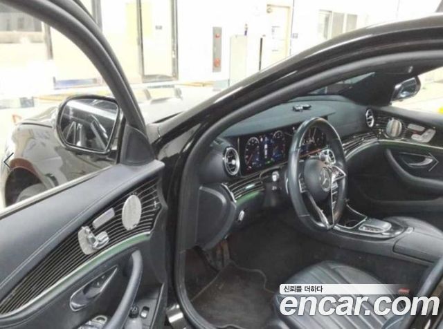 Mercedes-Benz E-Class 2021 — photo 8