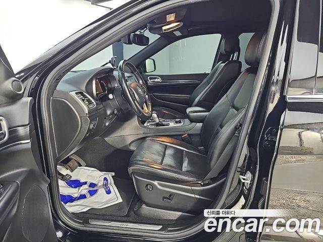 Jeep Cherokee 2021 — photo 10