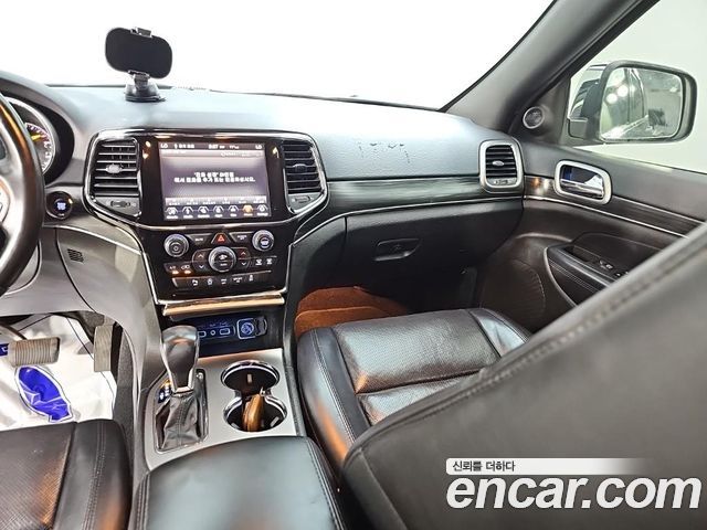 Jeep Cherokee 2021 — photo 11