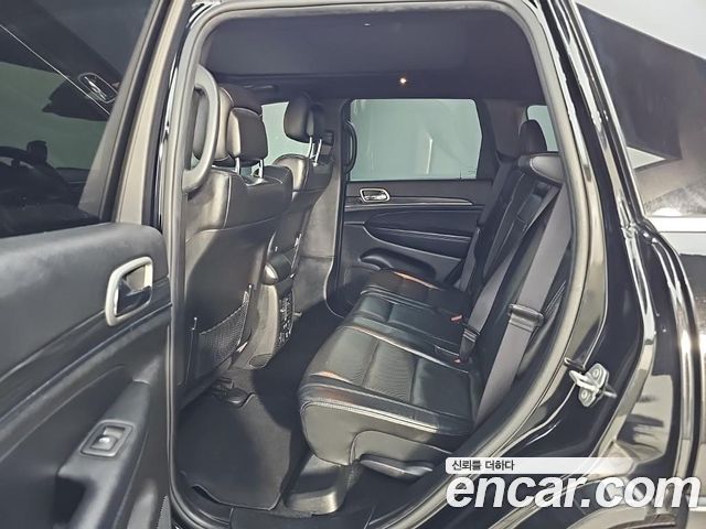Jeep Cherokee 2021 — photo 12