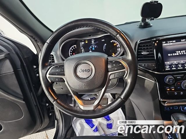 Jeep Cherokee 2021 — photo 18