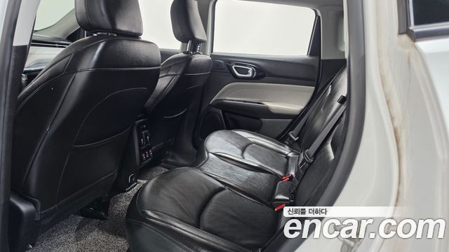 Jeep Compass 2022 — photo 17
